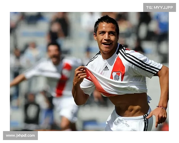 揭秘桑切斯职业生涯征战过的球队及其成长历程分析